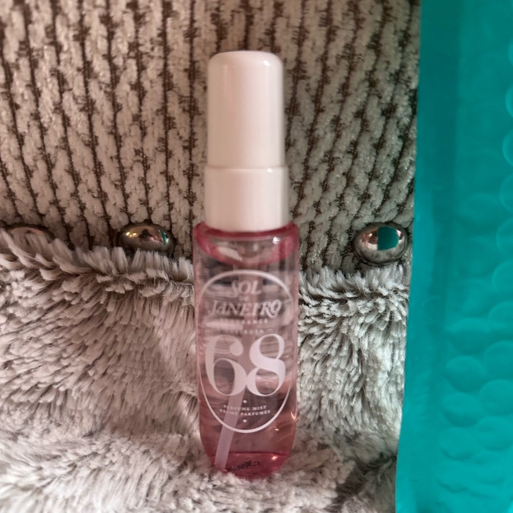 Sol de Janeiro Pink Fragrance Mist - Picture 4 of 6